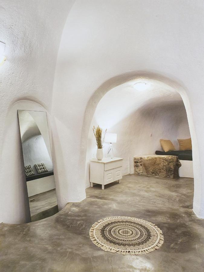 Navita Cave Houses Тира Экстерьер фото